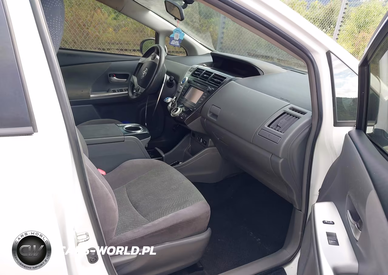 2012 Toyota Prius V Two VIN:JTDZN3EU9C3144512 - 5