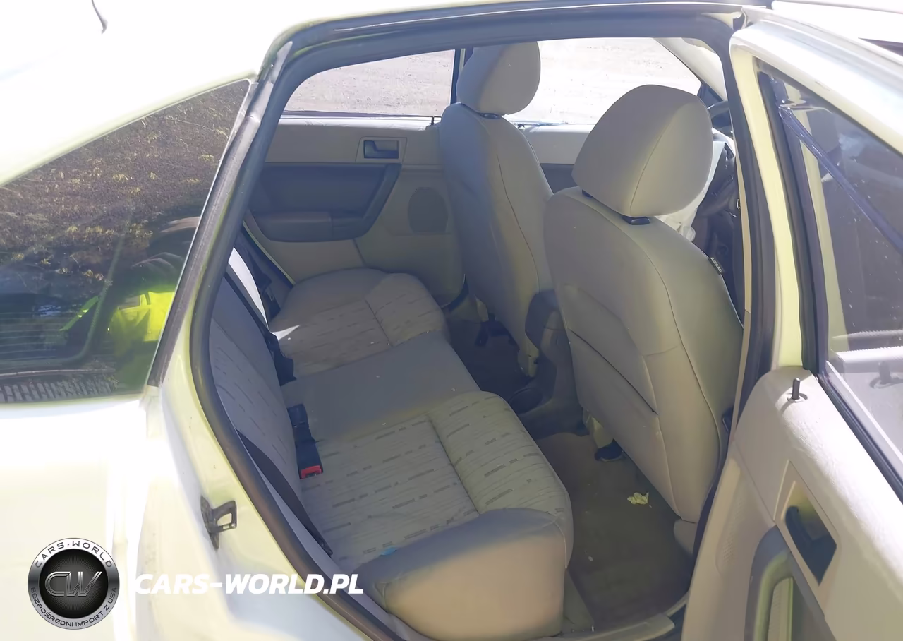 2010 Ford Focus Se VIN:1FAHP3FN6AW223313 - 8