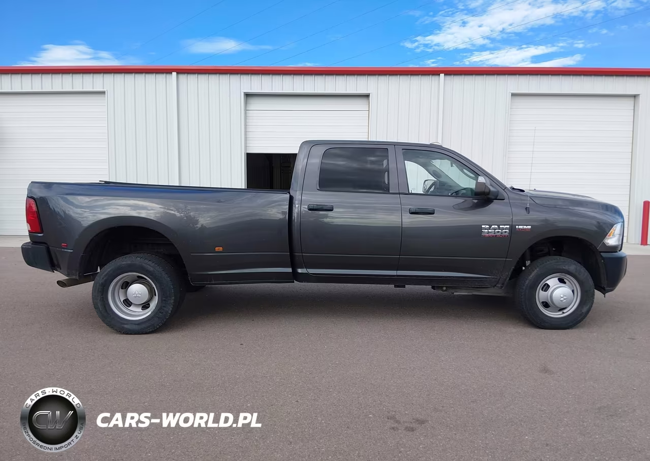 2018 Ram 3500 Tradesman 4X4 8' Box VIN:3C63RRGJ2JG412592 - 19