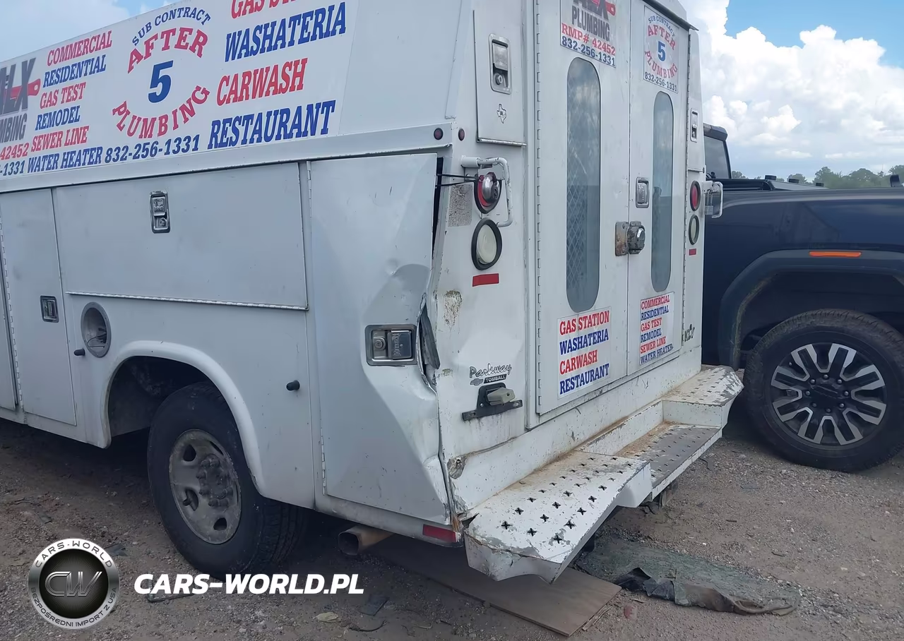 2008 Chevrolet Express Cutaway Work Van VIN:1GBHG31K881217578 - 11