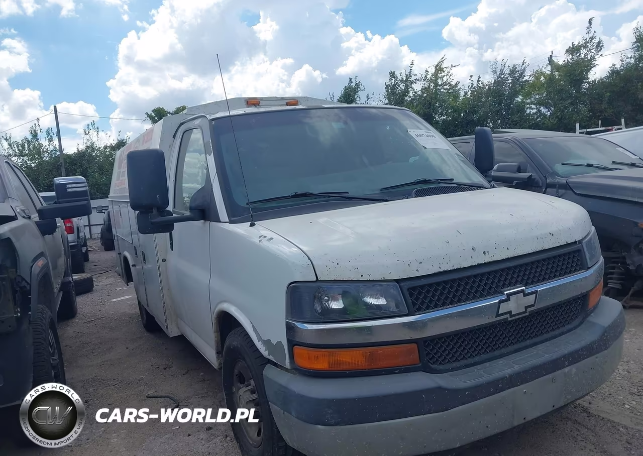 2008 Chevrolet Express Cutaway Work Van VIN:1GBHG31K881217578 - 13