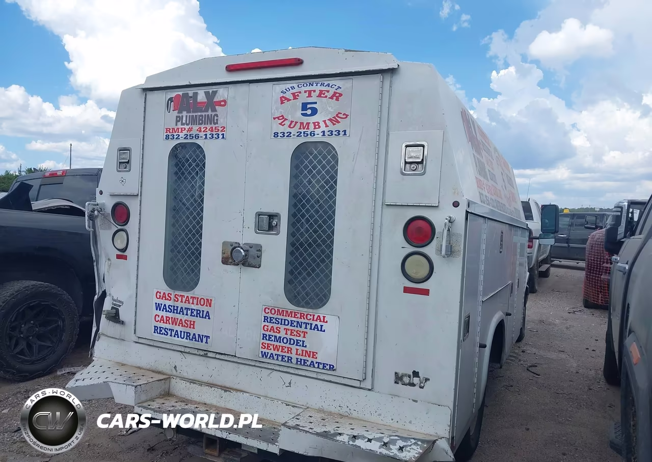 2008 Chevrolet Express Cutaway Work Van VIN:1GBHG31K881217578 - 4