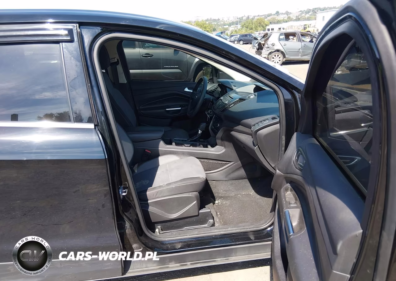 2017 Ford Escape Se VIN:1FMCU9GD2HUE61876 - 5