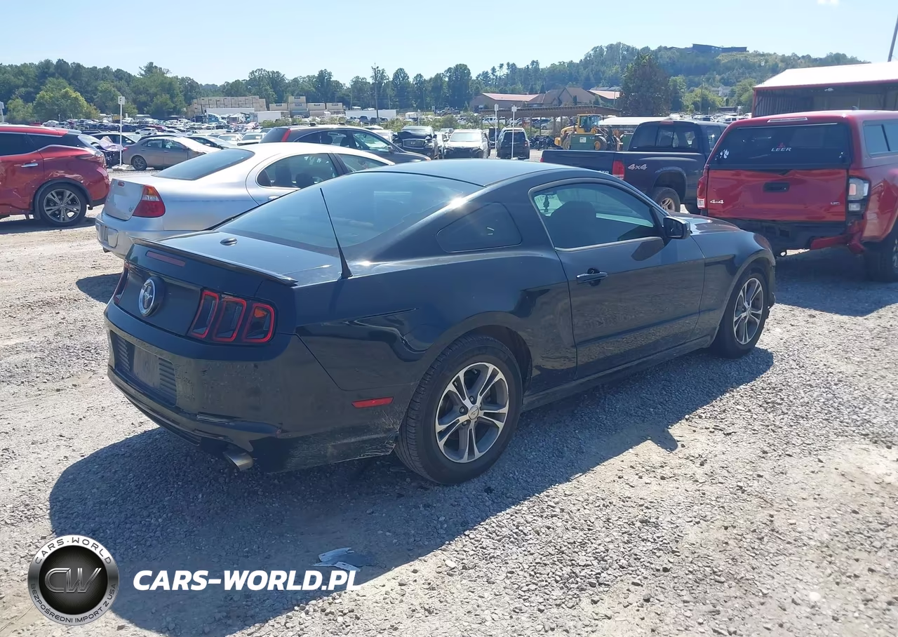 2014 Ford Mustang V6 Premium VIN:1ZVBP8AM2E5286834 - 4