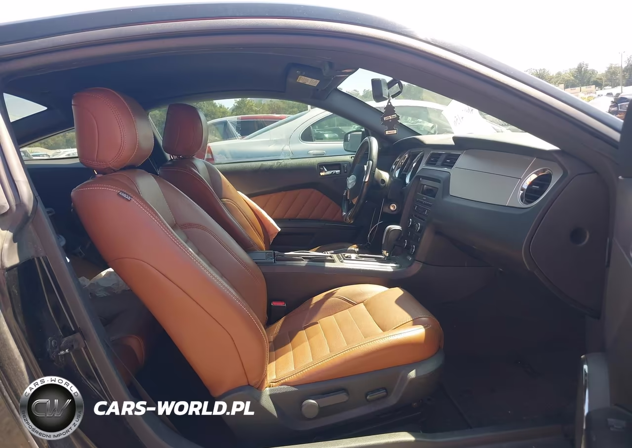 2014 Ford Mustang V6 Premium VIN:1ZVBP8AM2E5286834 - 5
