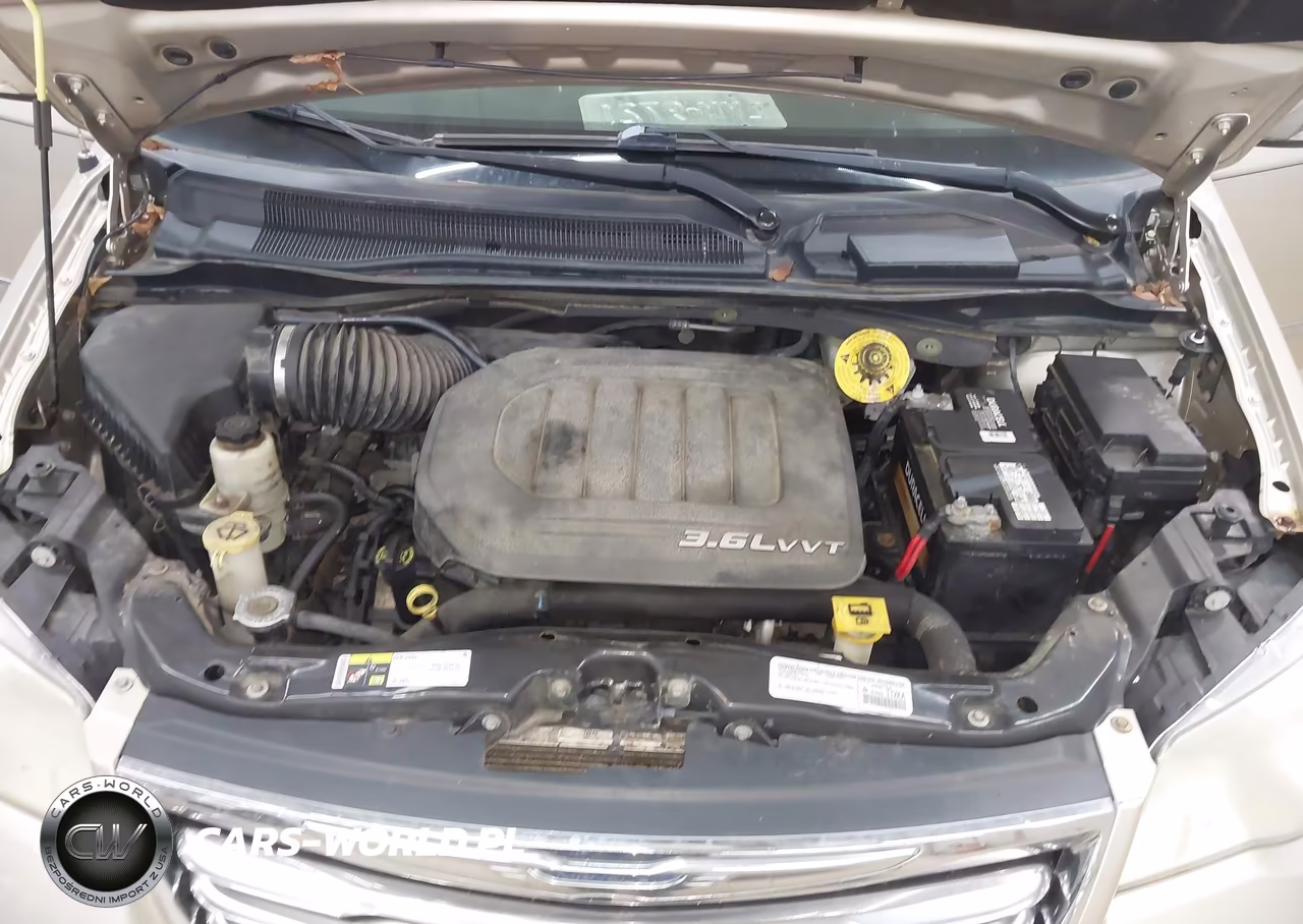 2015 Chrysler Town & Country Touring-L VIN:2C4RC1CG8FR506817 - 10