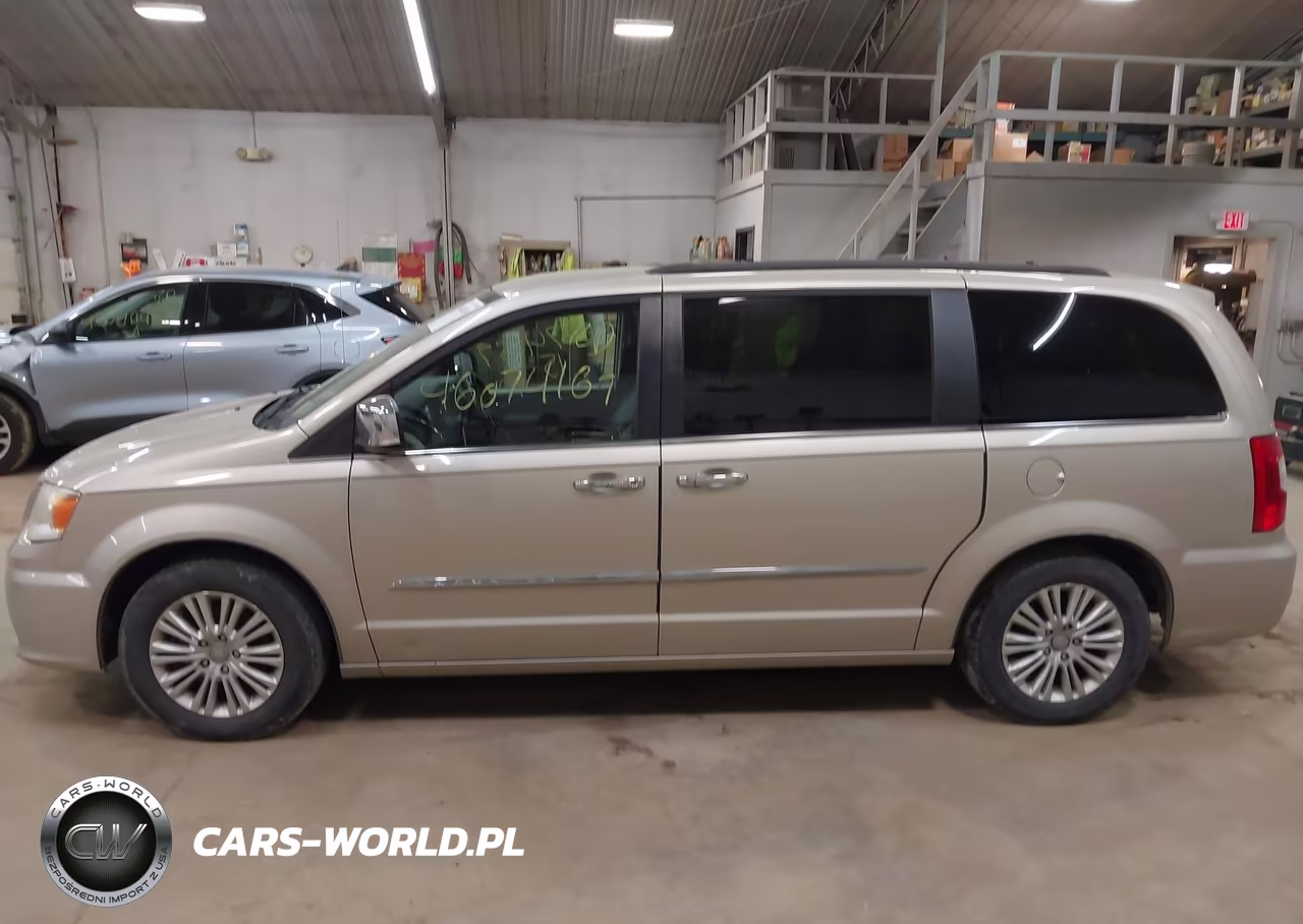 2015 Chrysler Town & Country Touring-L VIN:2C4RC1CG8FR506817 - 14