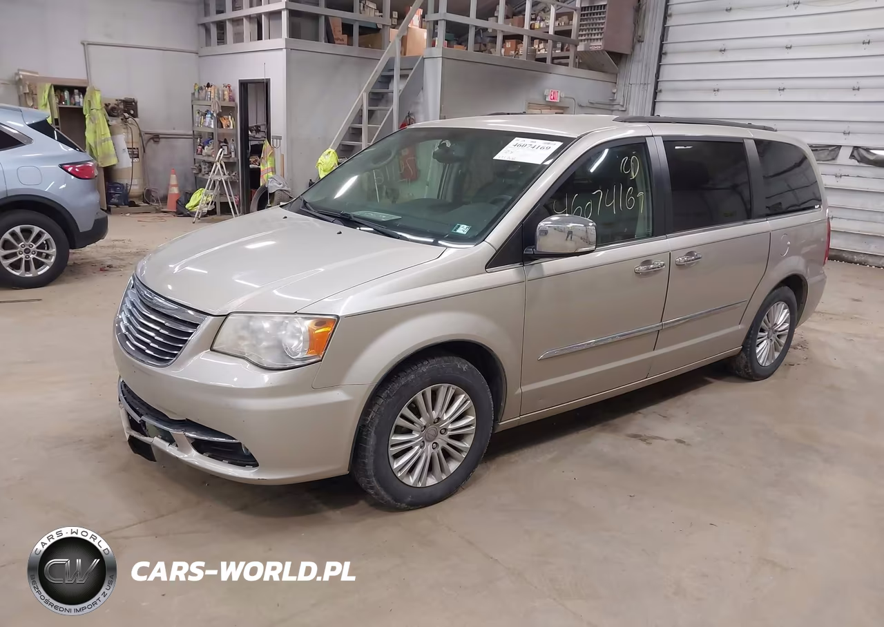 2015 Chrysler Town & Country Touring-L VIN:2C4RC1CG8FR506817 - 2