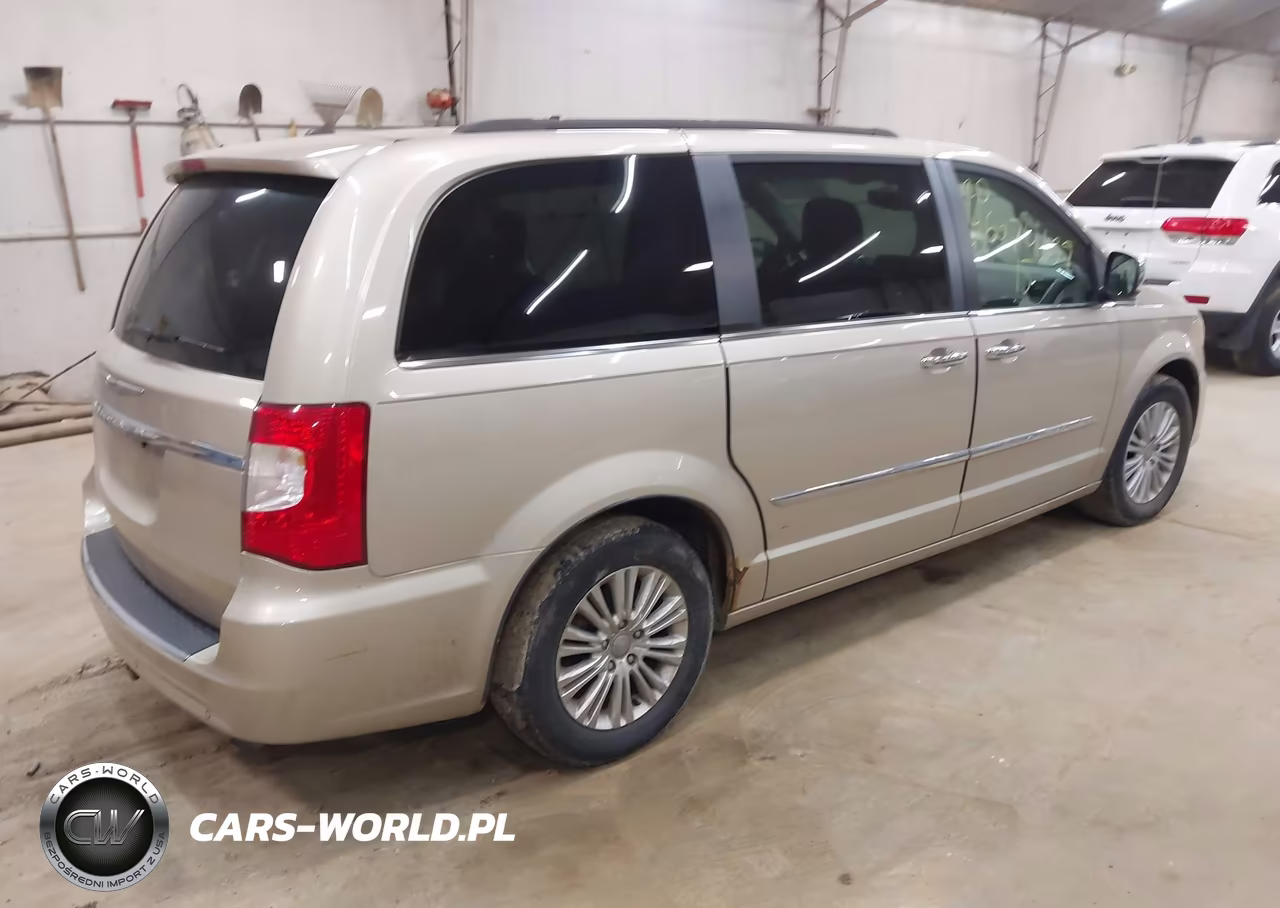 2015 Chrysler Town & Country Touring-L VIN:2C4RC1CG8FR506817 - 4