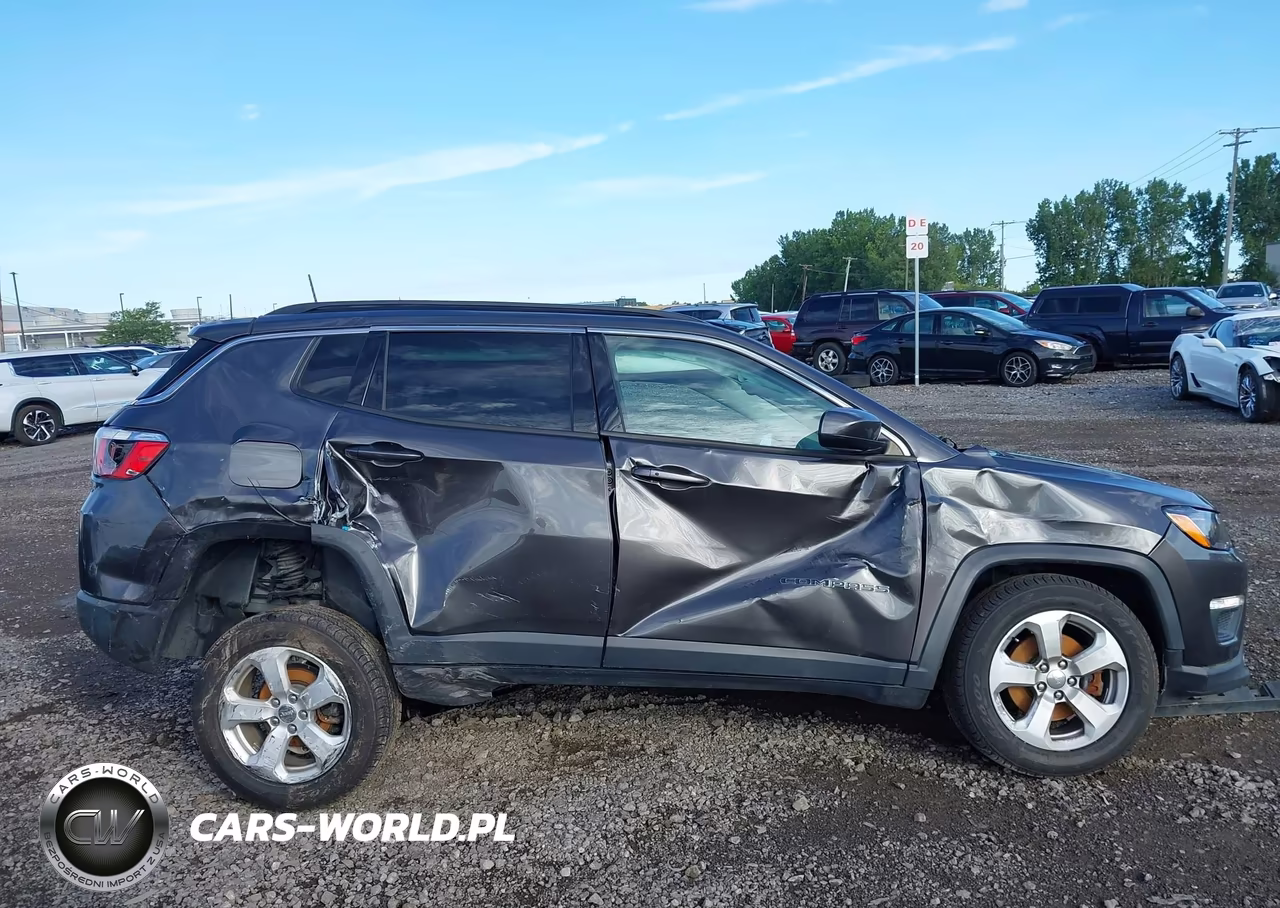 2019 Jeep Compass Latitude 4X4 VIN:3C4NJDBB8KT594013 - 14