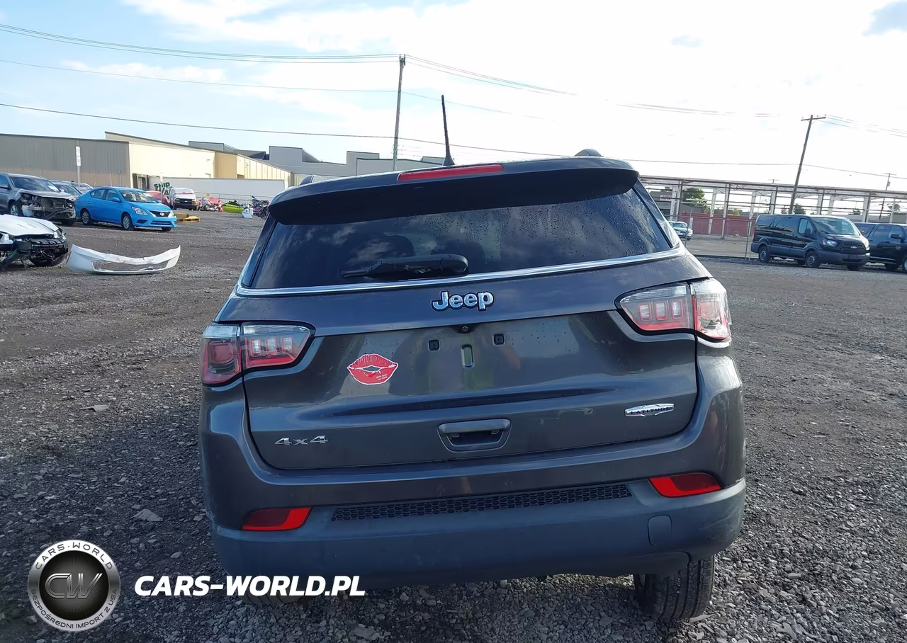 2019 Jeep Compass Latitude 4X4 VIN:3C4NJDBB8KT594013 - 17