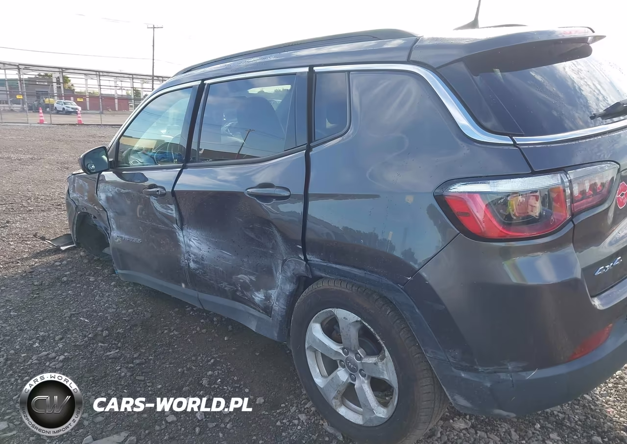 2019 Jeep Compass Latitude 4X4 VIN:3C4NJDBB8KT594013 - 21