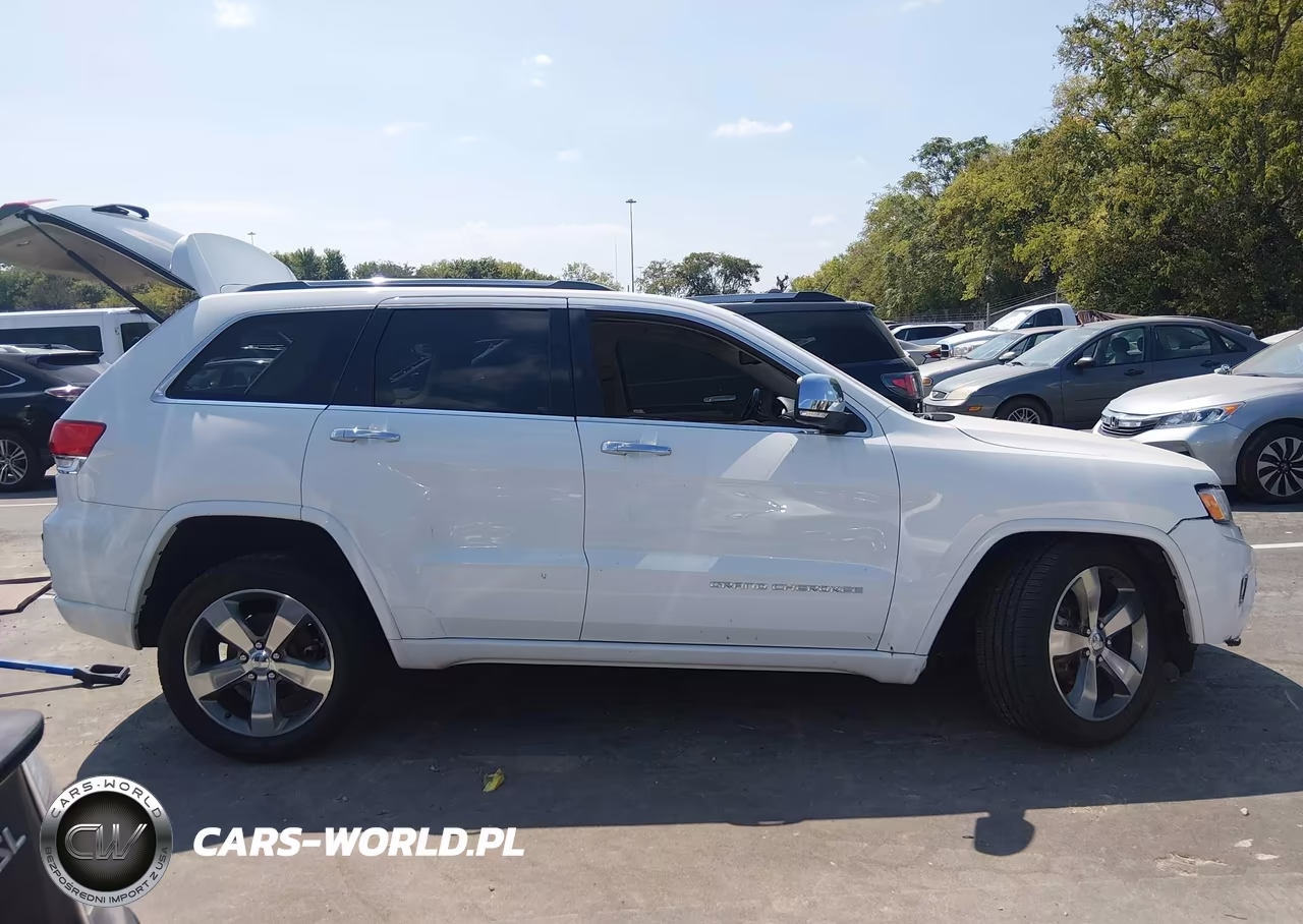 2015 Jeep Grand Cherokee Overland VIN:1C4RJECGXFC952358 - 13
