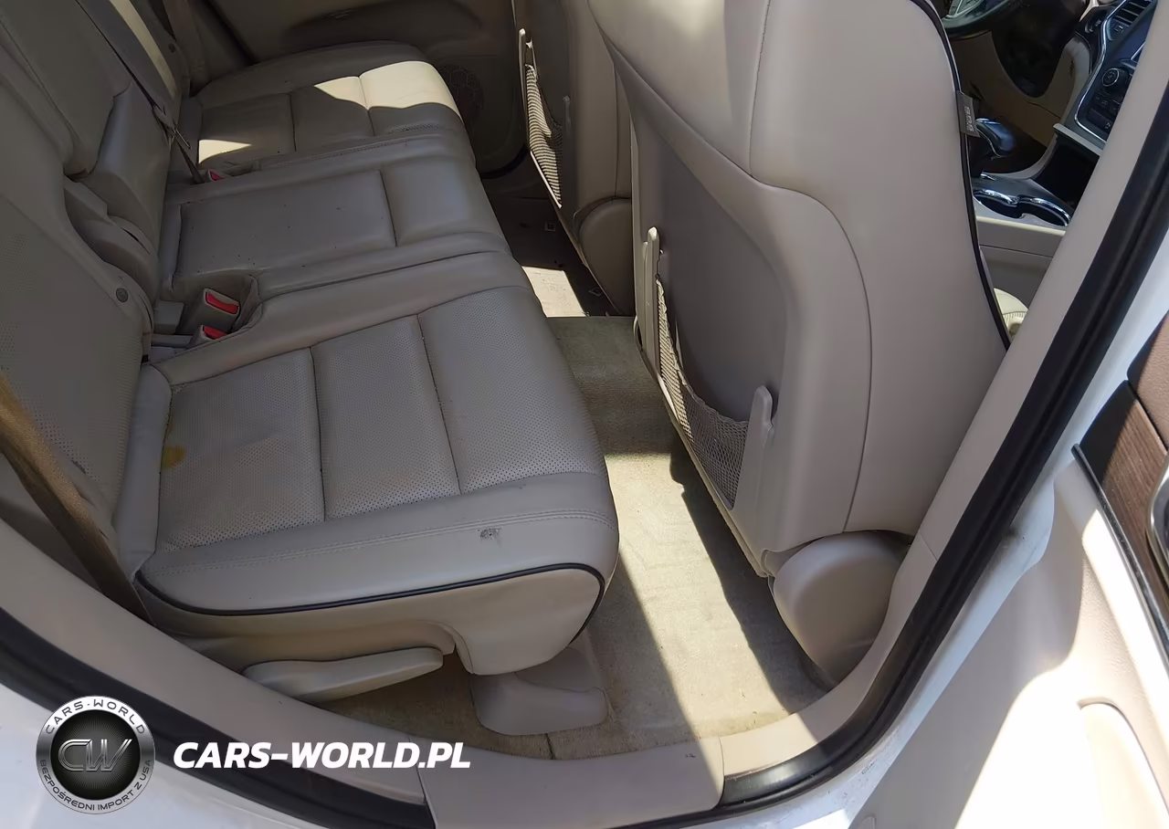2015 Jeep Grand Cherokee Overland VIN:1C4RJECGXFC952358 - 8