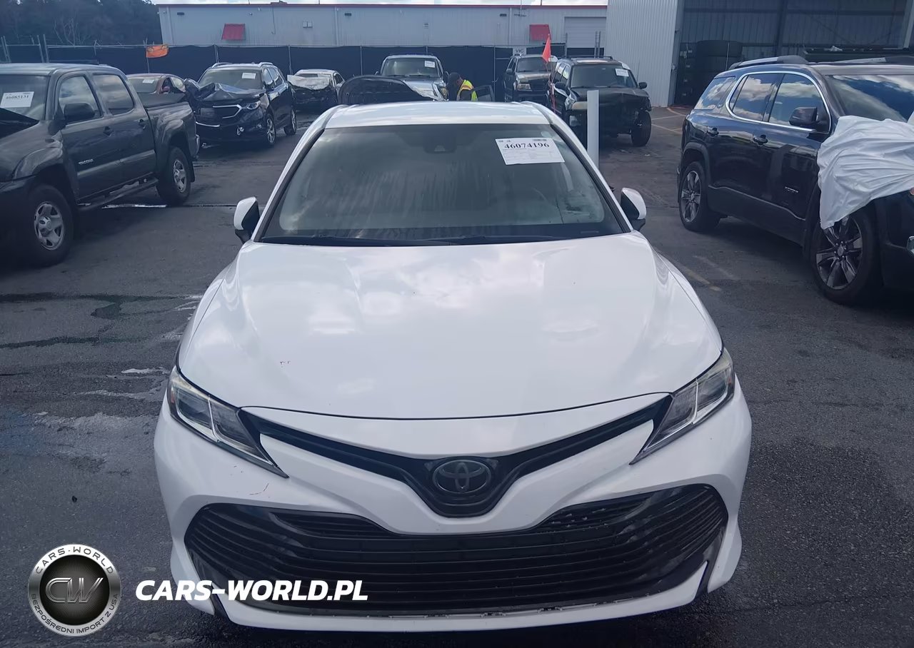 2020 Toyota Camry Le VIN:4T1C11AK8LU944069 - 12