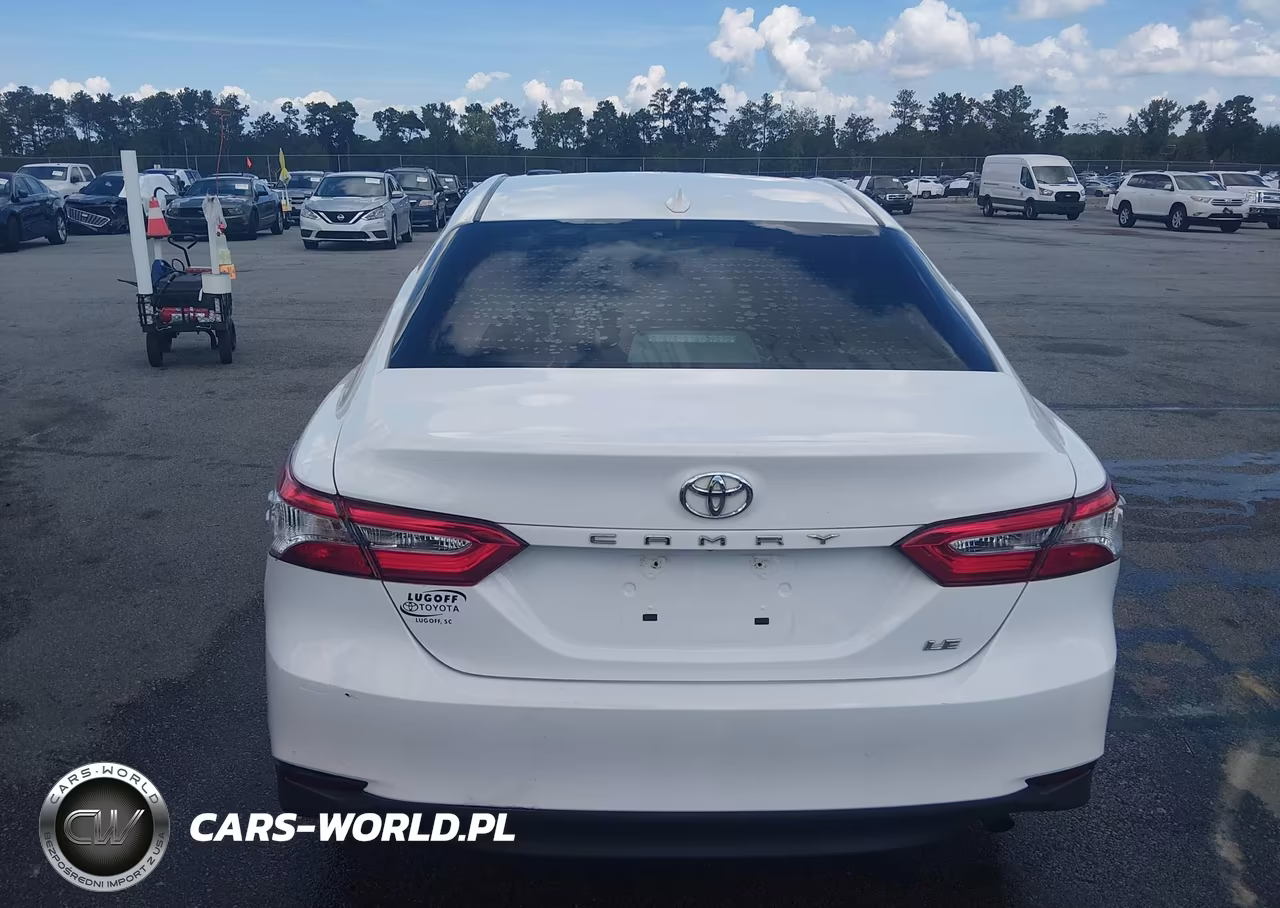 2020 Toyota Camry Le VIN:4T1C11AK8LU944069 - 16