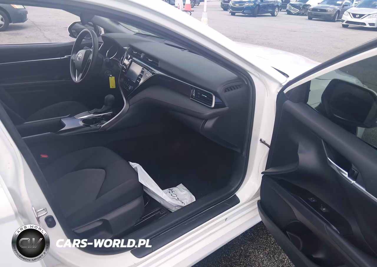 2020 Toyota Camry Le VIN:4T1C11AK8LU944069 - 5