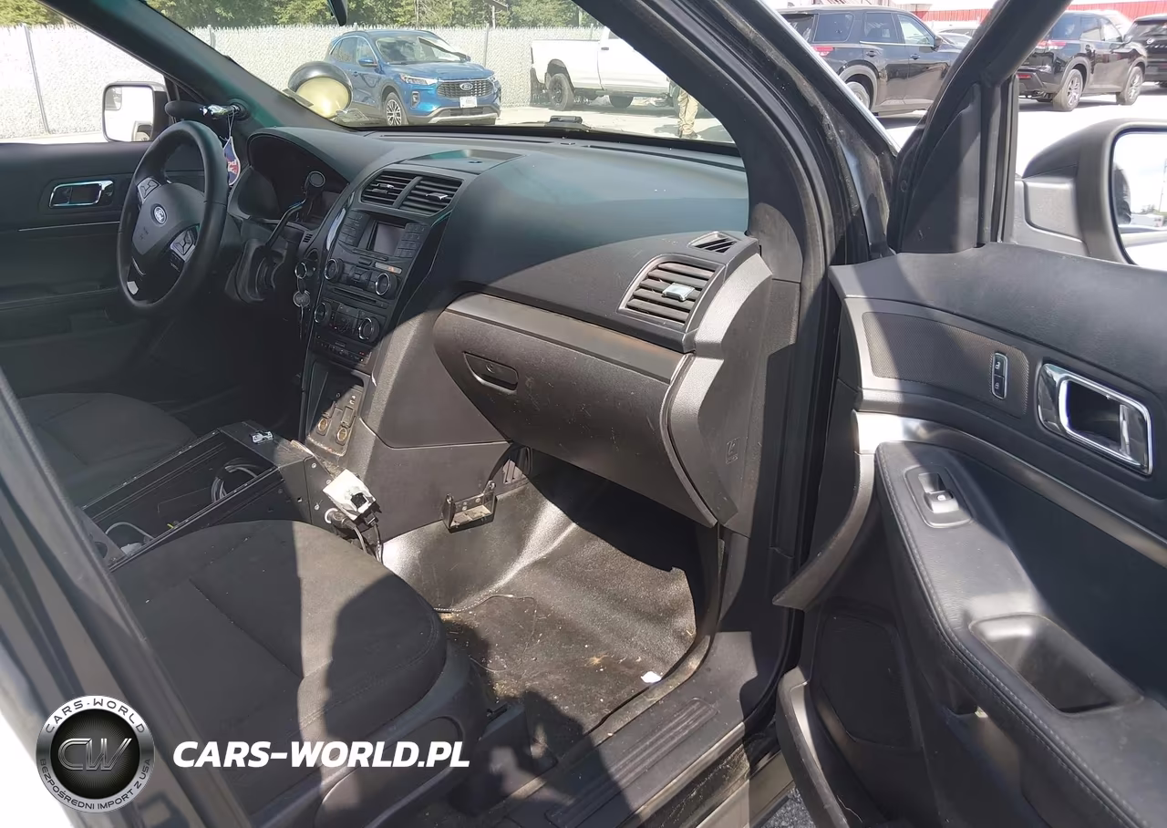 2016 Ford Utility Police Interceptor VIN:1FM5K8AR0GGB45080 - 5