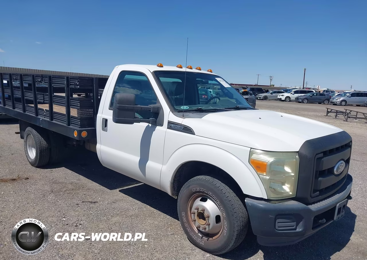 2011 Ford F-350 Chassis Xl