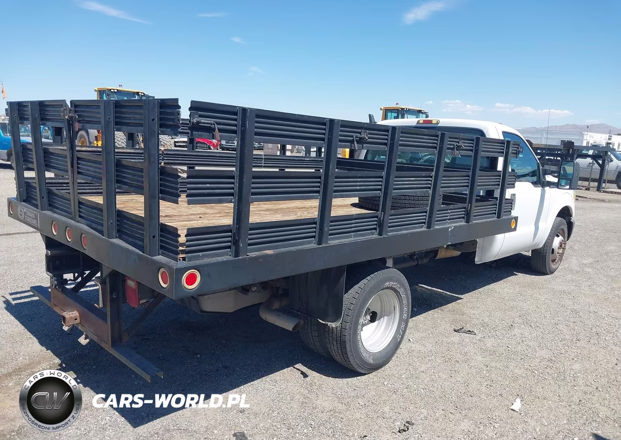 2011 Ford F-350 Chassis Xl VIN:1FDRF3G60BEA23524 - 4