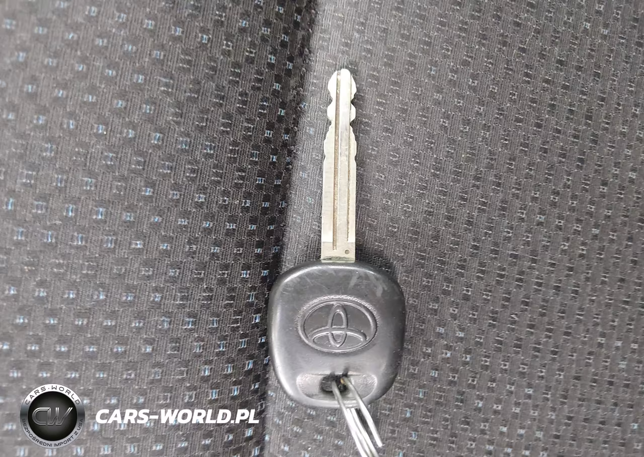 2010 Toyota Corolla S VIN:2T1BU4EE4AC234237 - 11