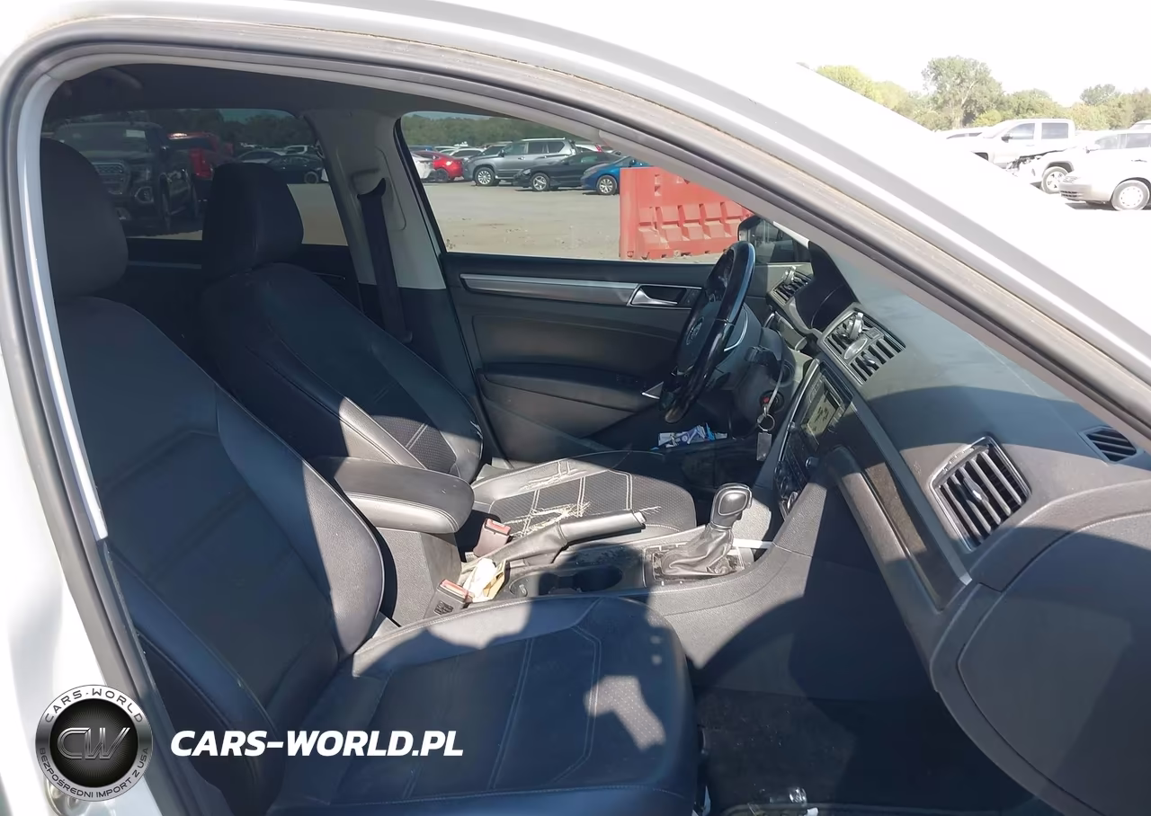 2016 Volkswagen Passat 1.8T R-Line VIN:1VWAS7A33GC063406 - 5