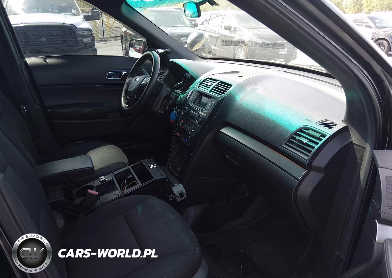 2016 Ford Utility Police Interceptor VIN:1FM5K8AR4GGB45082 - 5