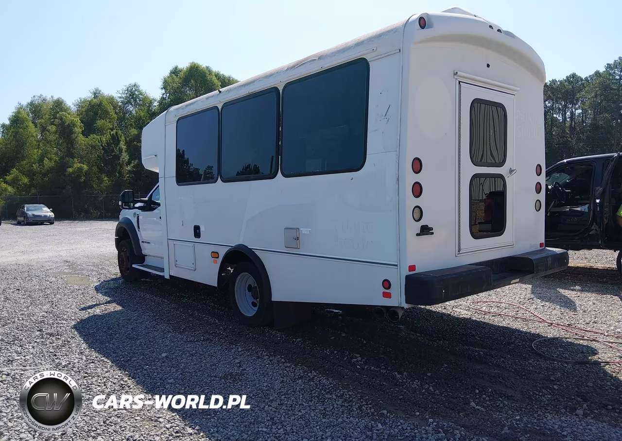2017 Ford F-450 Chassis Xl VIN:1FDAF4GT6HDA07819 - 3