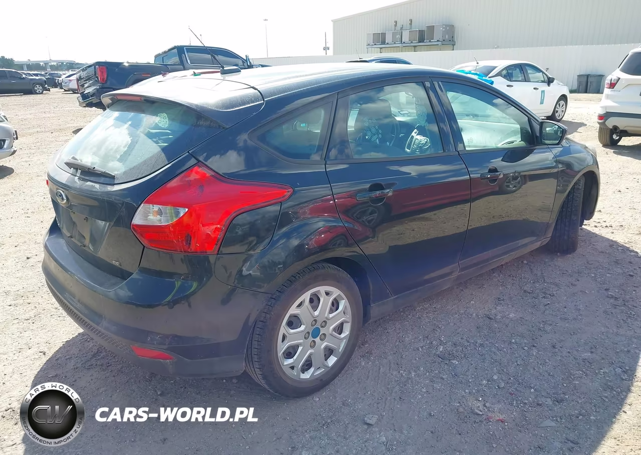 2012 Ford Focus Se VIN:1FAHP3K23CL361861 - 4
