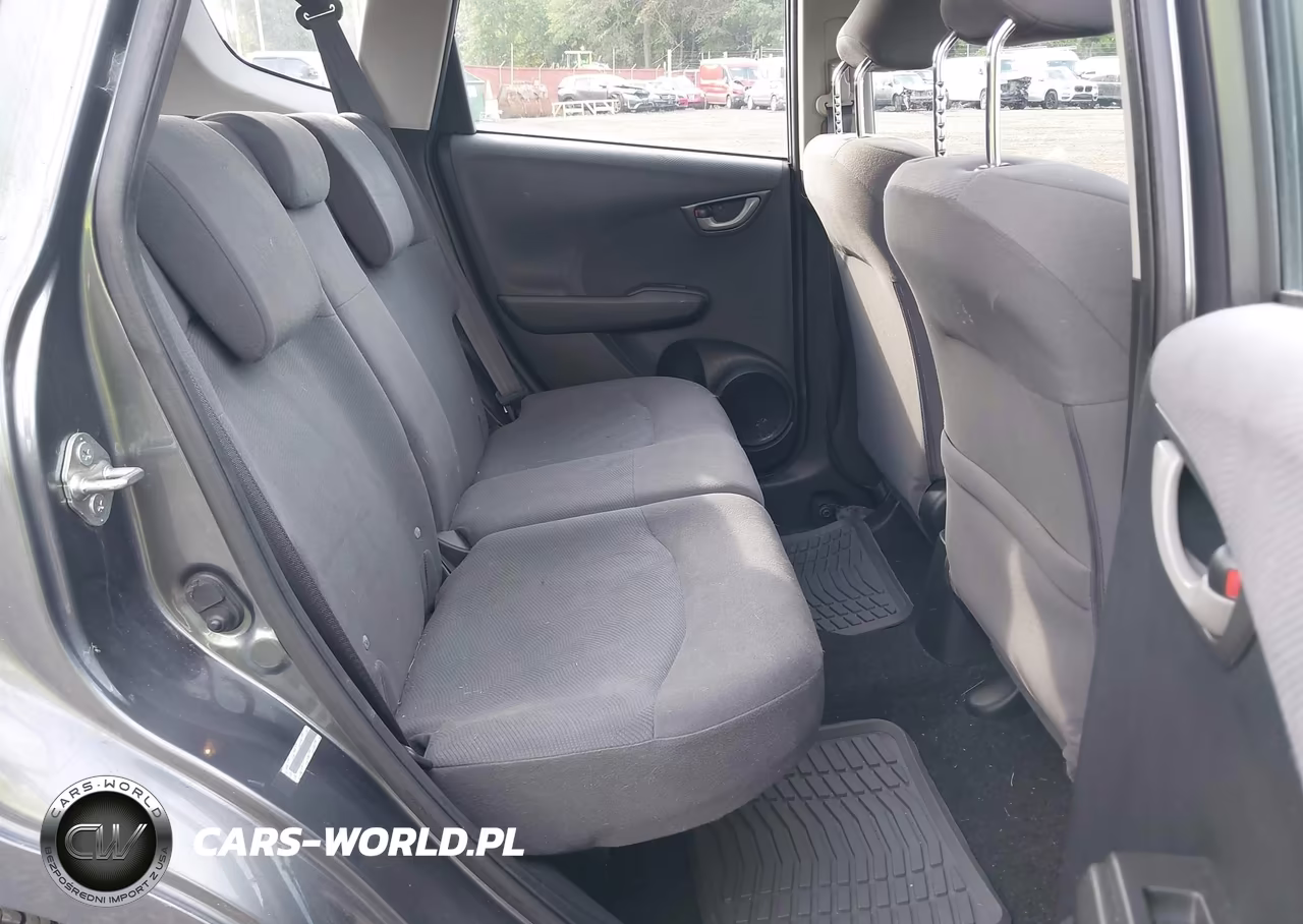 2013 Honda Fit VIN:JHMGE8H35DC074398 - 8