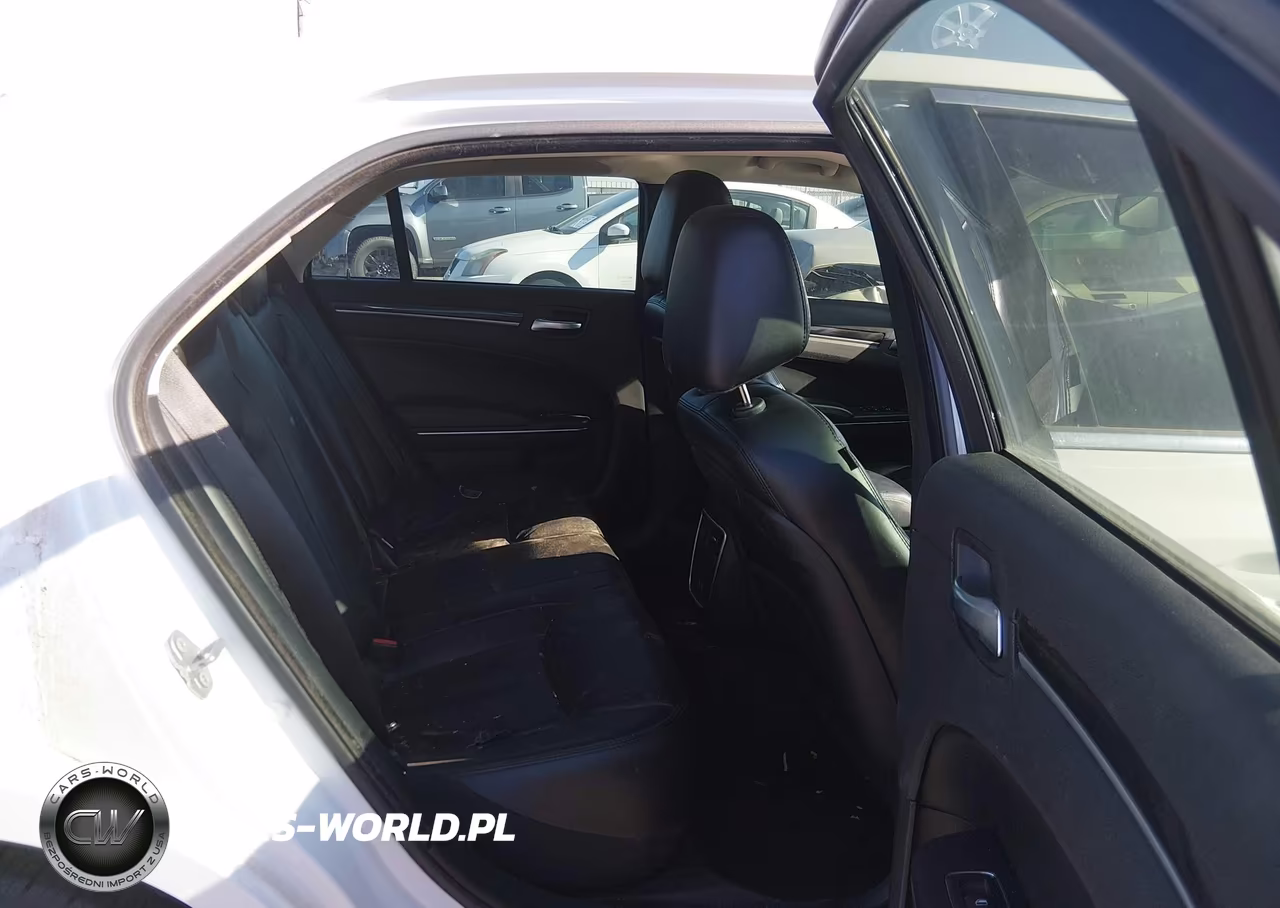 2017 Chrysler 300 Limited VIN:2C3CCAAG6HH646449 - 8