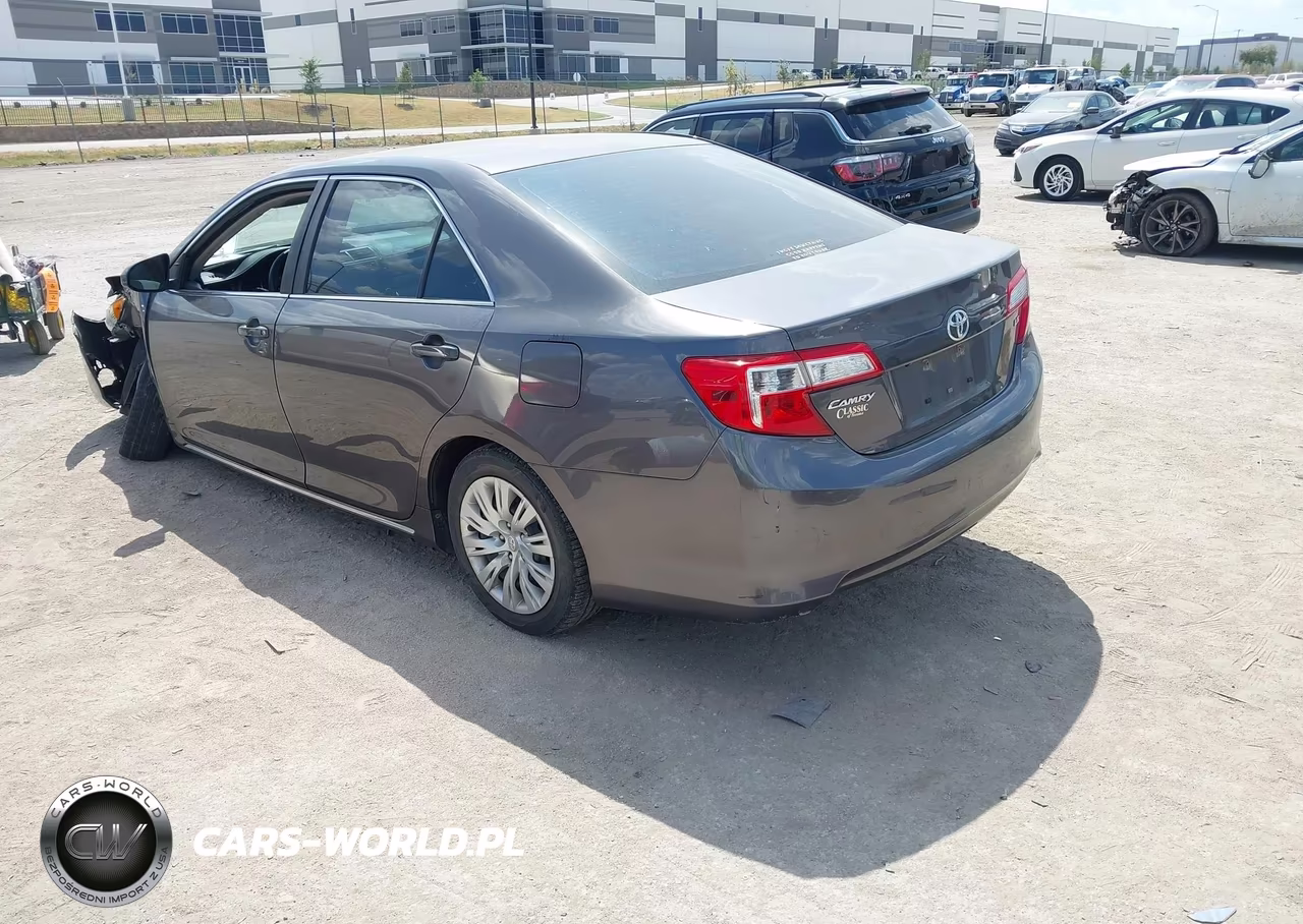 2014 Toyota Camry Le VIN:4T4BF1FK9ER403319 - 3