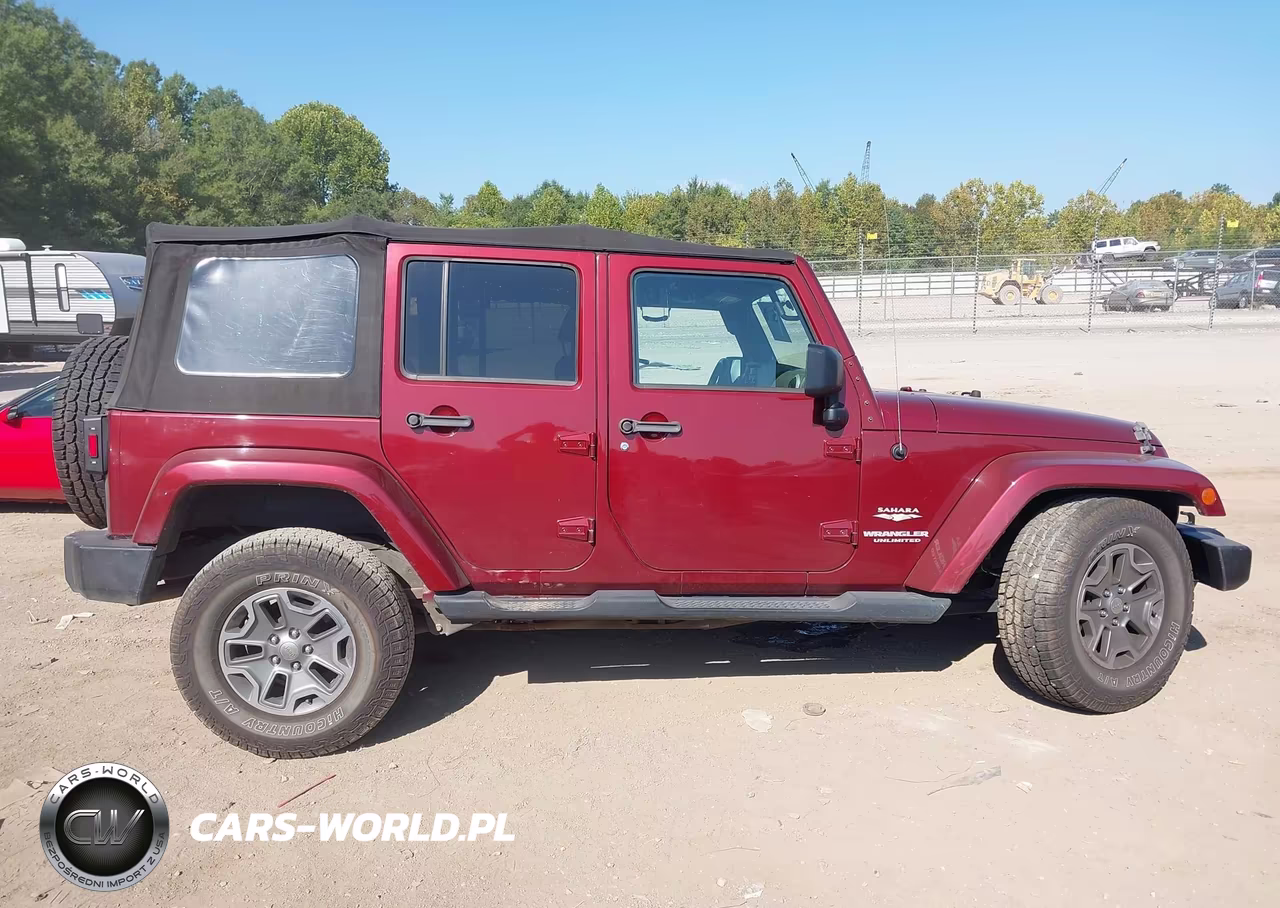 2010 Jeep Wrangler Unlimited Sahara VIN:1J4BA5H18AL122633 - 13