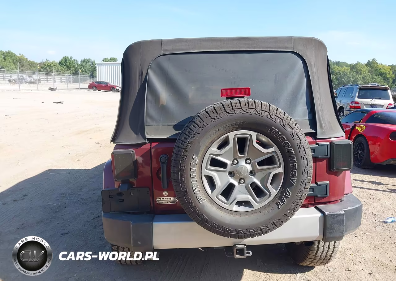 2010 Jeep Wrangler Unlimited Sahara VIN:1J4BA5H18AL122633 - 16