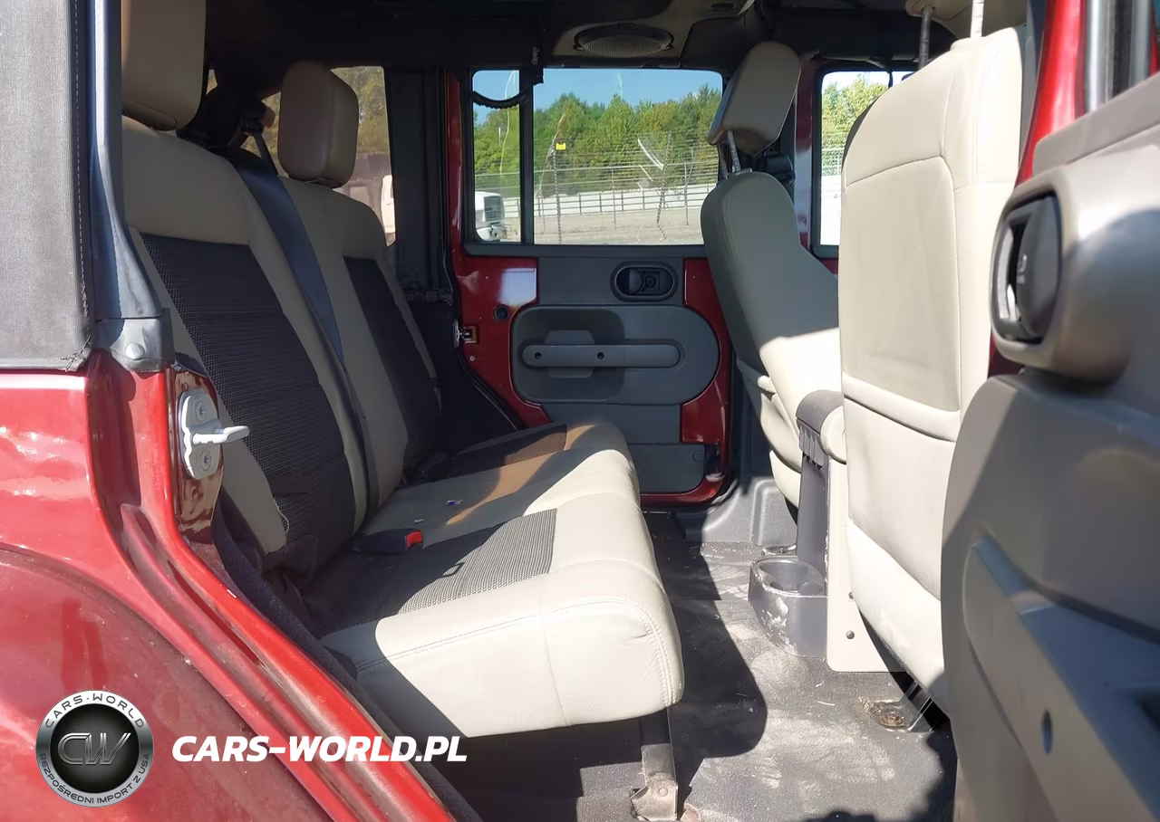 2010 Jeep Wrangler Unlimited Sahara VIN:1J4BA5H18AL122633 - 8