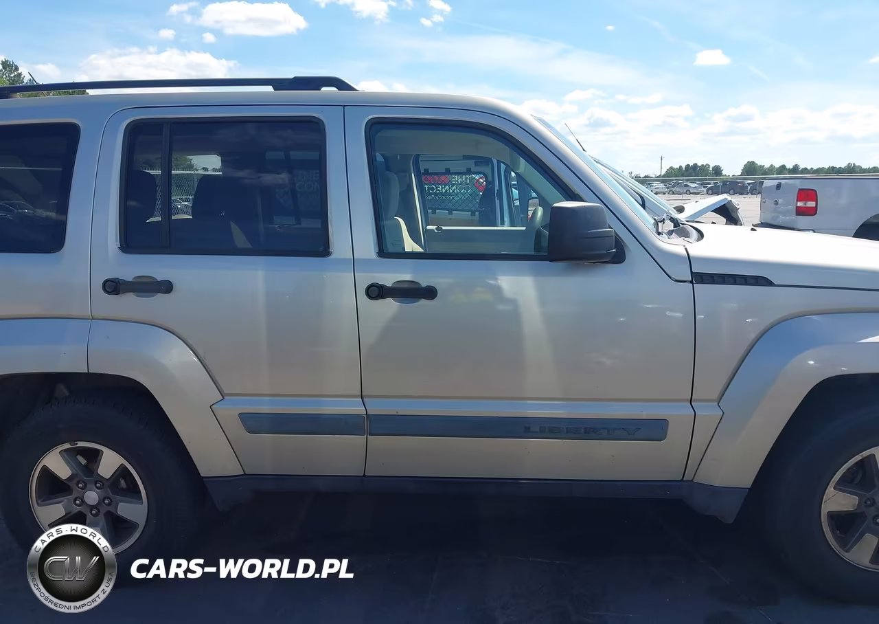 2008 Jeep Liberty Sport VIN:1J8GP28K68W221812 - 13