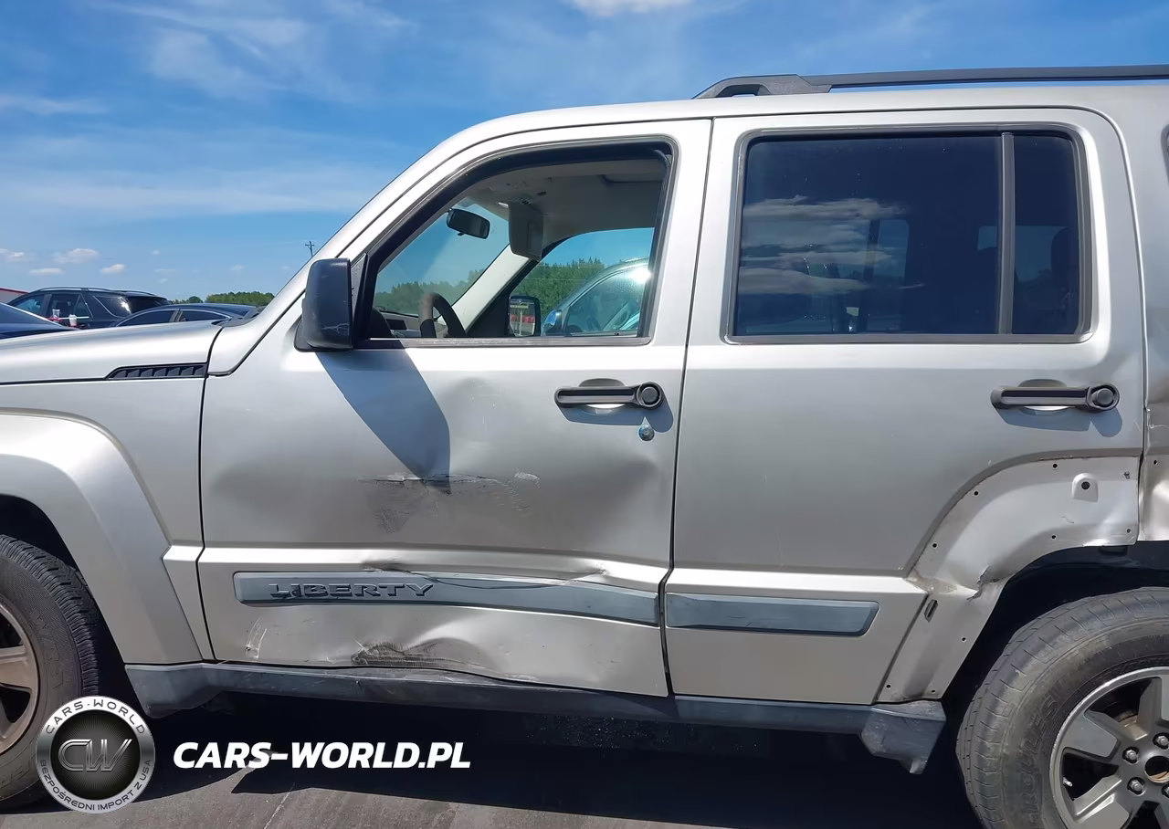 2008 Jeep Liberty Sport VIN:1J8GP28K68W221812 - 14