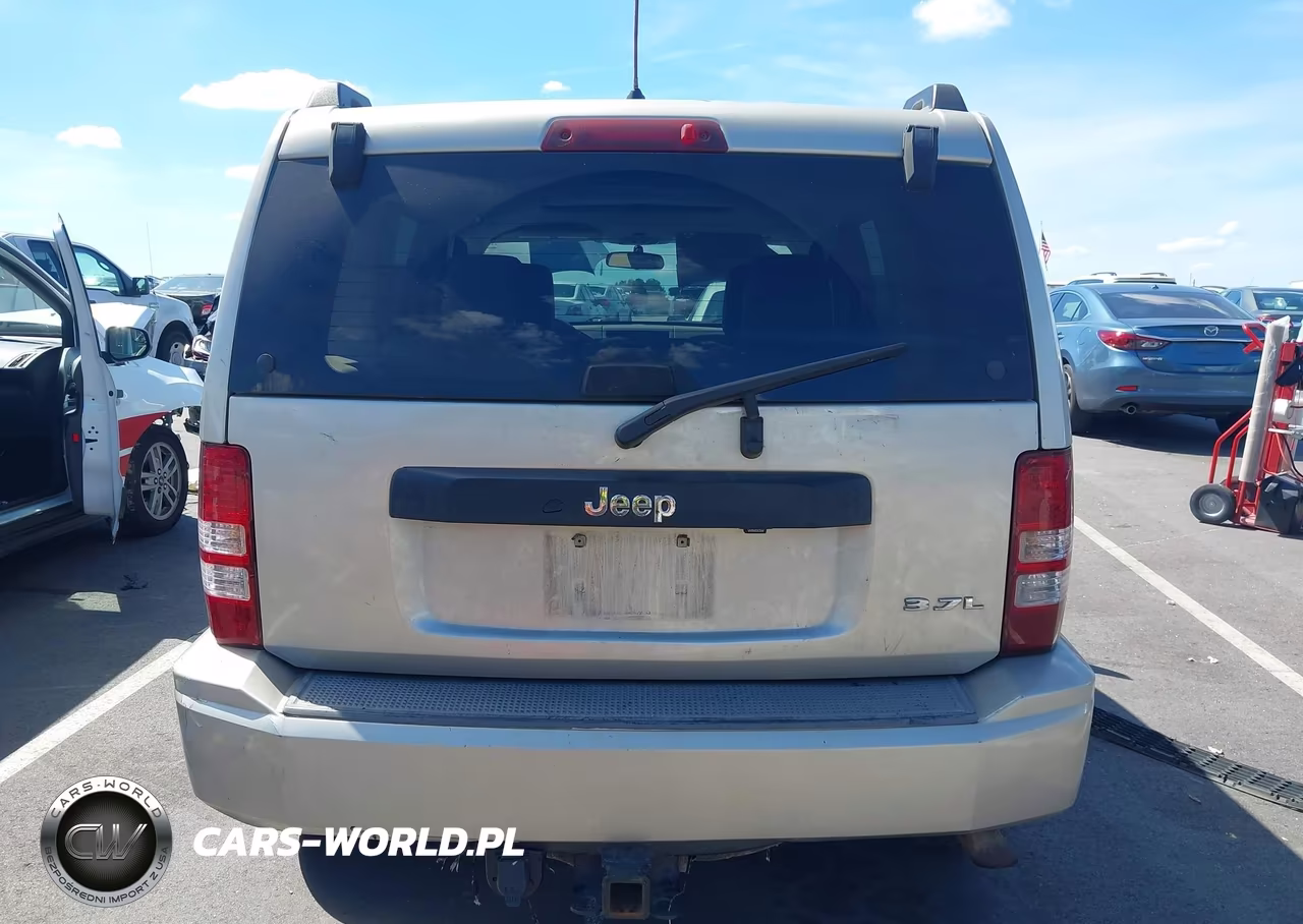 2008 Jeep Liberty Sport VIN:1J8GP28K68W221812 - 16