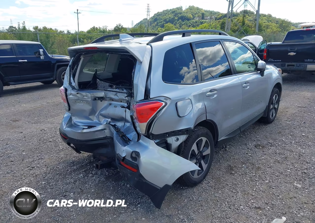2017 Subaru Forester 2.5I Premium VIN:JF2SJAGC0HH433442 - 4