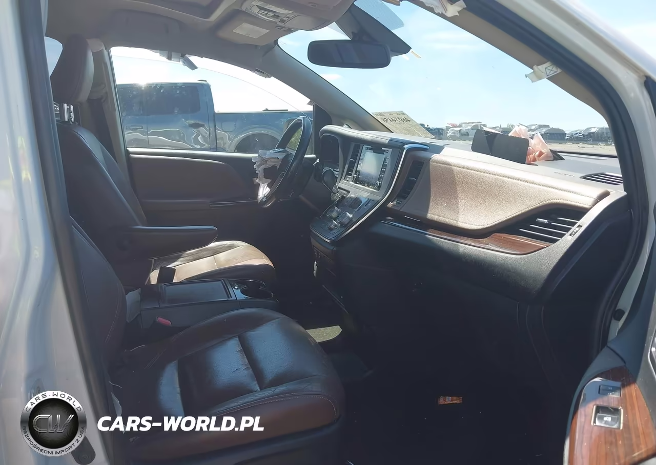 2019 Toyota Sienna Limited 7 Passenger VIN:5TDYZ3DC3KS966020 - 5