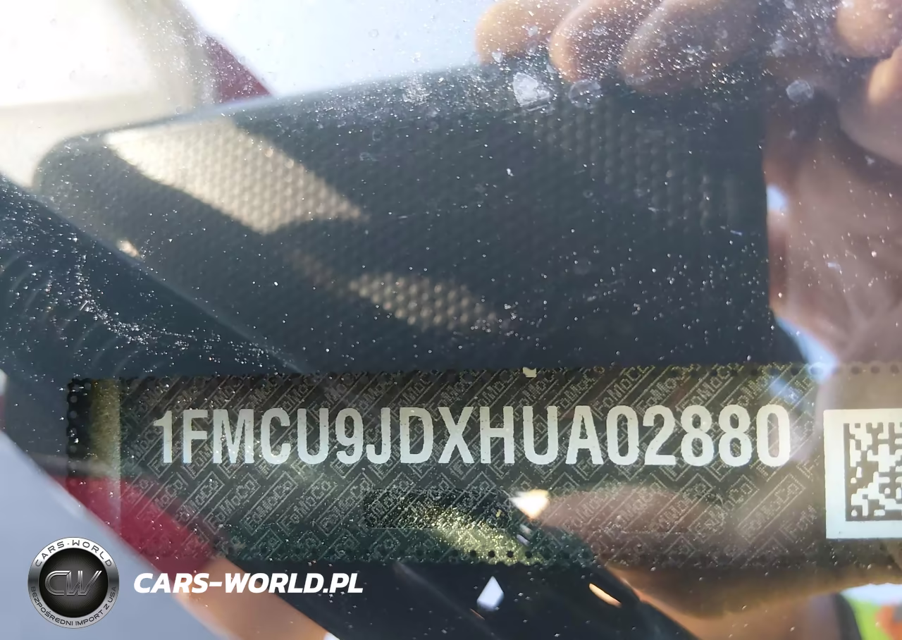 2017 Ford Escape Titanium VIN:1FMCU9JDXHUA02880 - 9