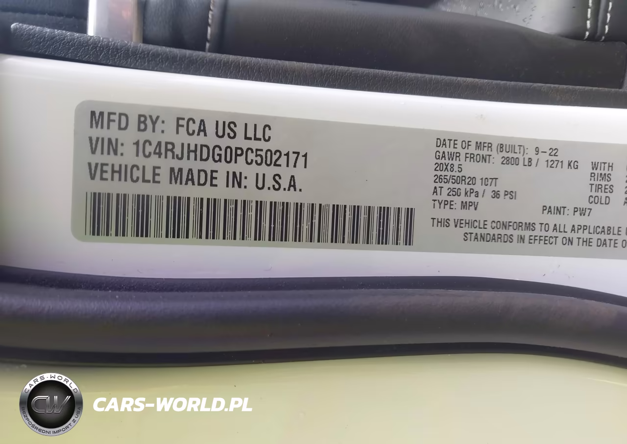 2023 Jeep Grand Cherokee Overland 4X4 VIN:1C4RJHDG0PC502171 - 9