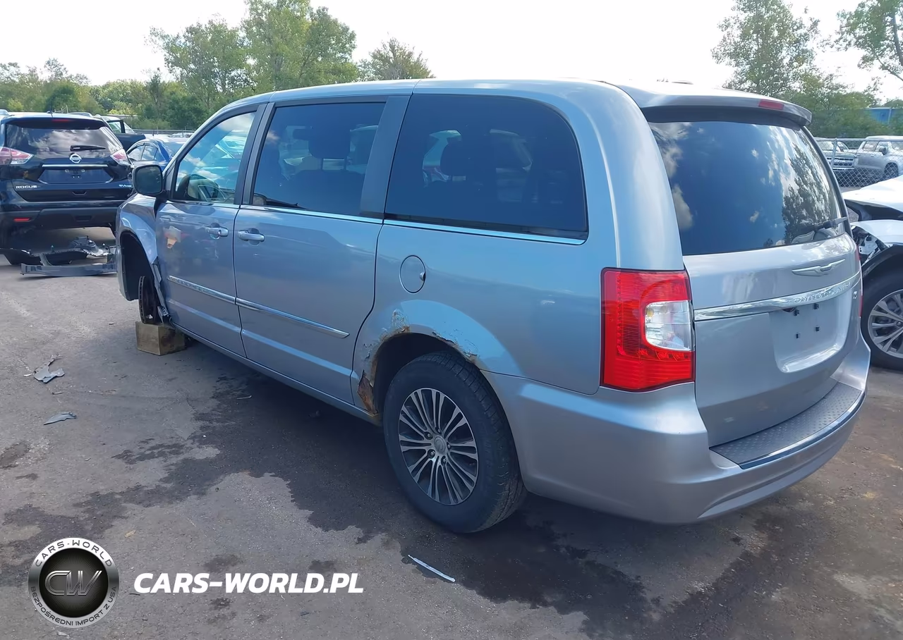 2014 Chrysler Town & Country S VIN:2C4RC1HG3ER225760 - 3