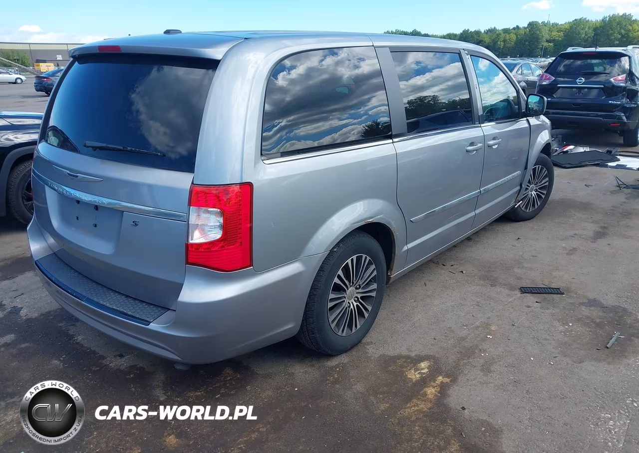2014 Chrysler Town & Country S VIN:2C4RC1HG3ER225760 - 4