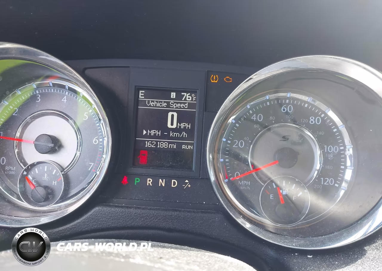 2014 Chrysler Town & Country S VIN:2C4RC1HG3ER225760 - 7