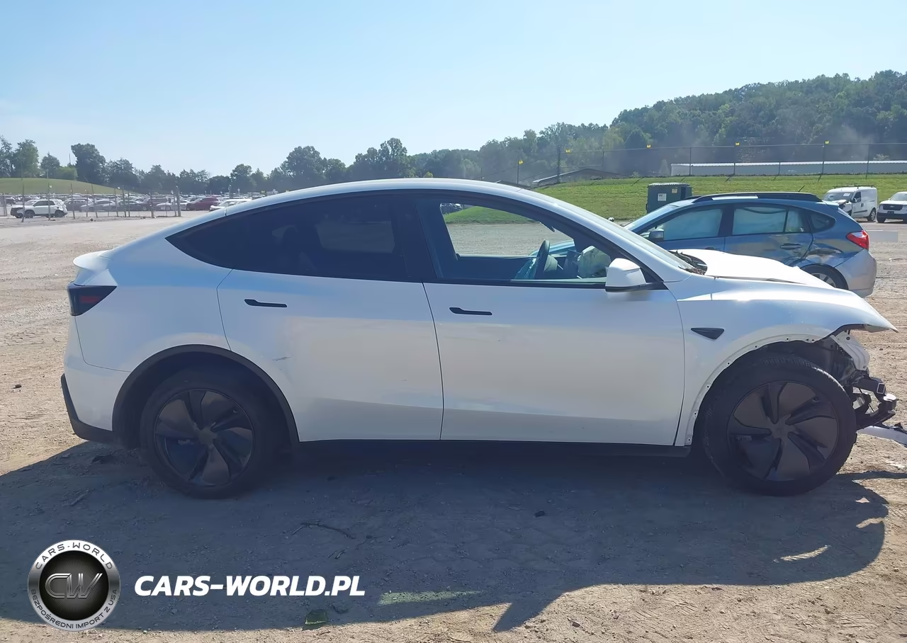 2026 Tesla Model Y Premium Rear-Wheel Drive-Rear-Wheel Drive VIN:7SAYGDEDXTA674597 - 13