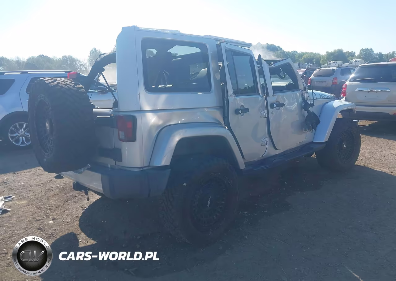 2012 Jeep Wrangler Unlimited Sahara VIN:1C4BJWEG2CL273121 - 4
