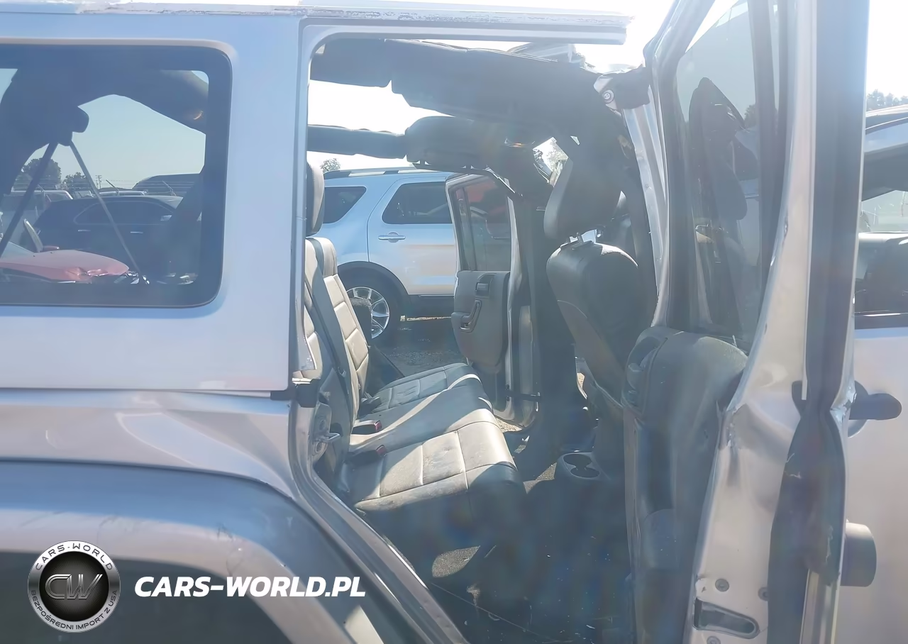 2012 Jeep Wrangler Unlimited Sahara VIN:1C4BJWEG2CL273121 - 8