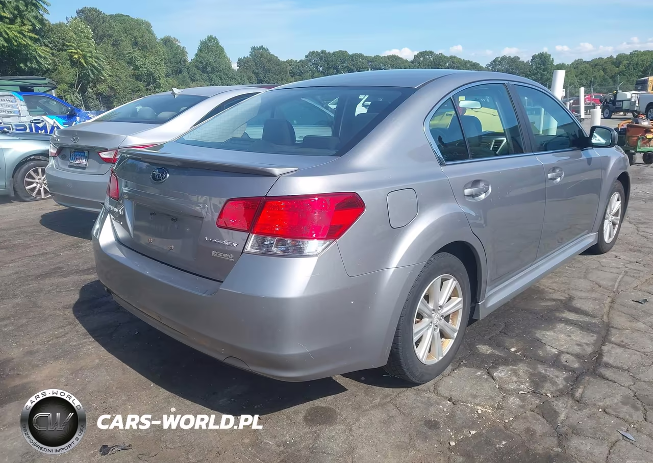 2010 Subaru Legacy 2.5I Premium VIN:4S3BMBG68A3220960 - 4