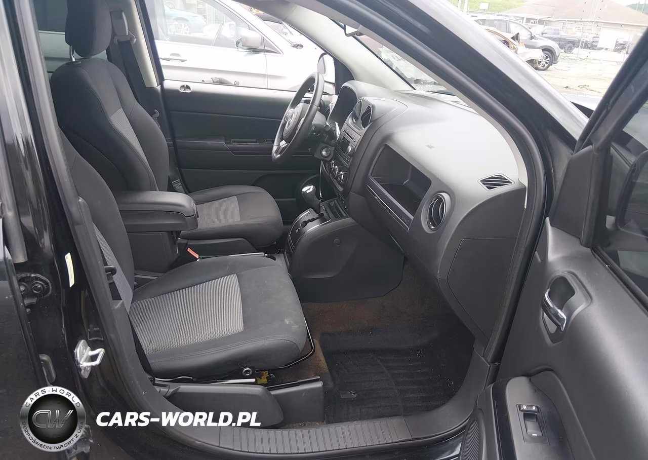 2013 Jeep Compass Latitude VIN:1C4NJDEB8DD274680 - 5